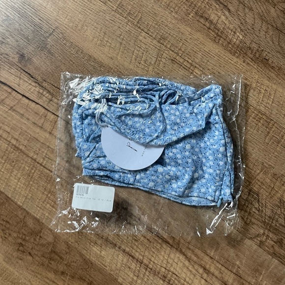 PRINCESS POLLY Ella Bella Crop Top - Picture 3 of 4